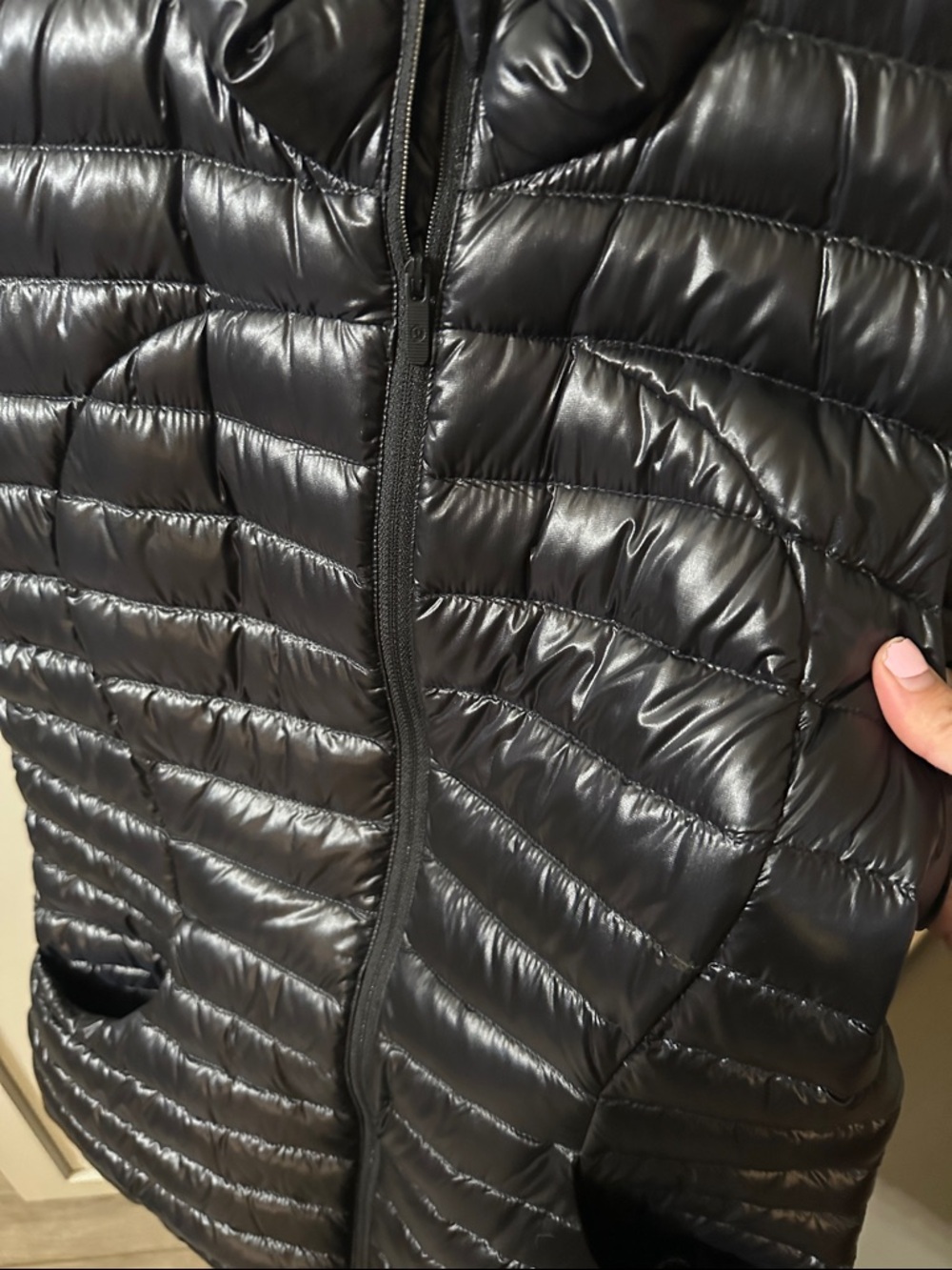 Lululemon shiny Black Quilted Puffer Vest - Lightweight Layer - Picture 5 of 6